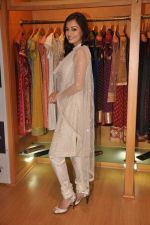 Dia Mirza at Ritu Kumar store in Phoneix Mill on 21st Sept 2011 (19).JPG
